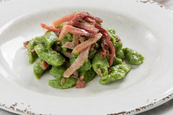 Pasta Fresca Spatzle verdi con speck